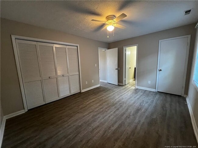 Building Photo - 1429 Ireland Dr