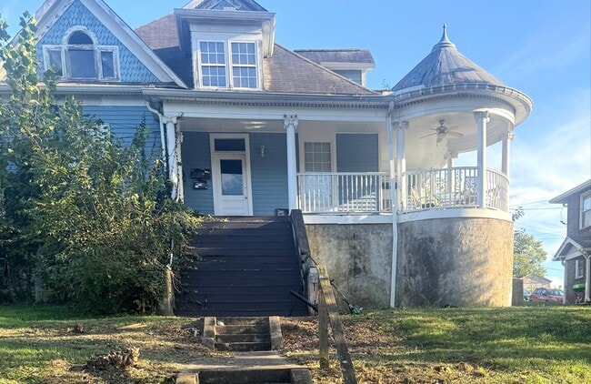 Building Photo - 1422 Coker Ave
