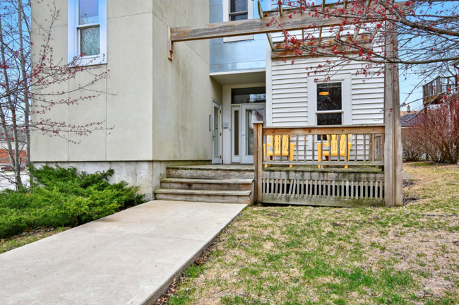 Building Photo - 2905 N Newhall St