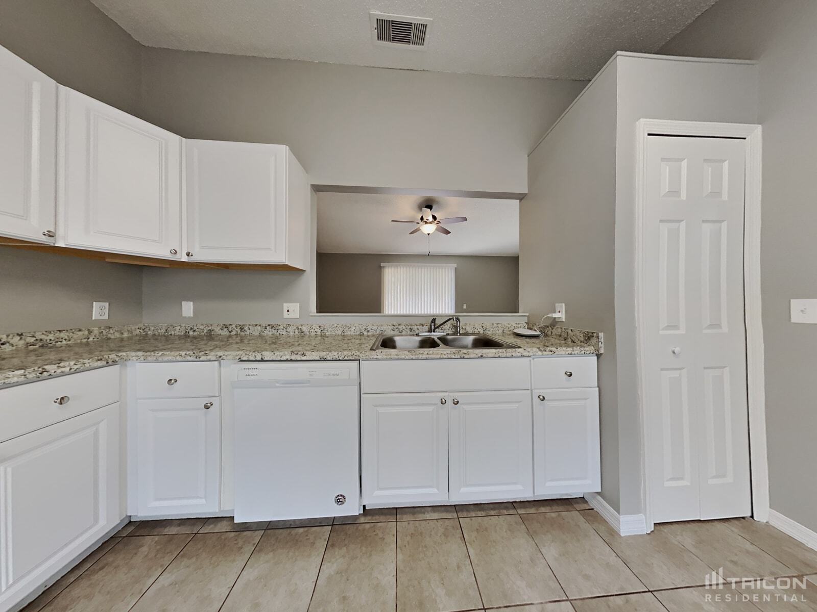 Building Photo - 3095 Branchville Dr