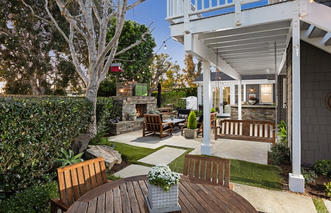 Building Photo - 13 Cape Danbury