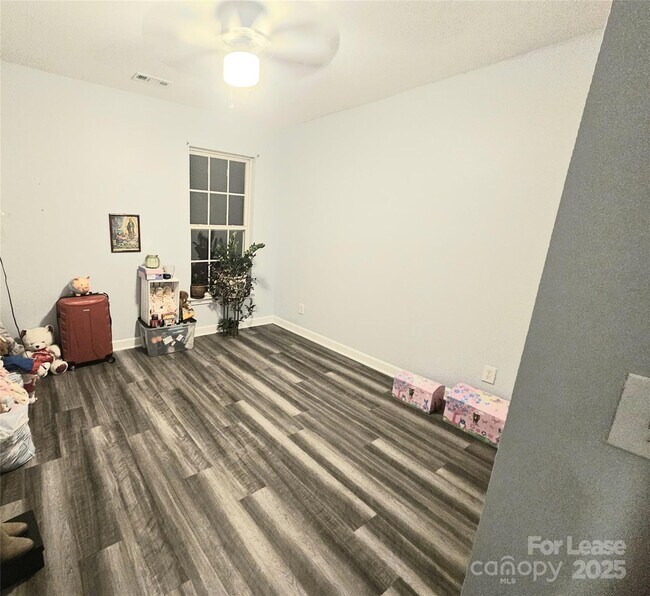 Building Photo - 409 Goosedown Ct