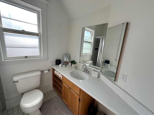 Building Photo - Fully Furnished 3 Bedroom Historic Home in Minneapolis