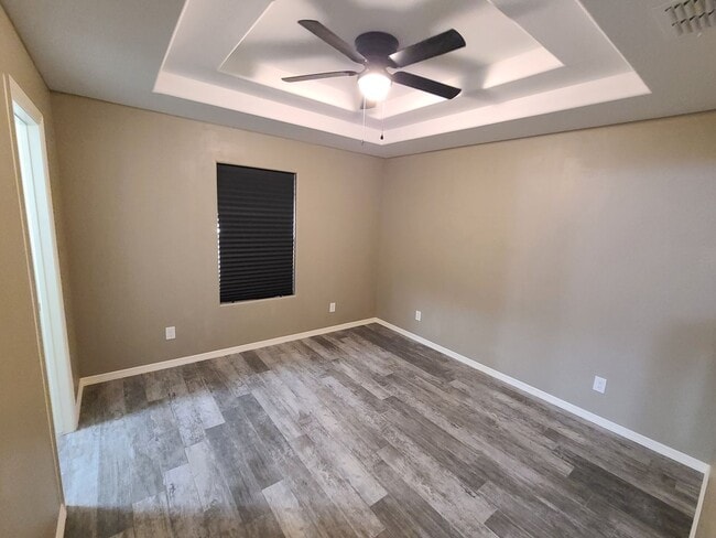 Building Photo - Quaint 3Bed/2Bath With a HUGE YARD!!