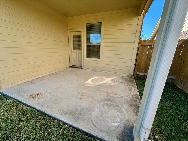 Building Photo - 6111 Grassy Haven Ln