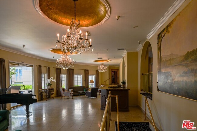 Building Photo - 1424 N Crescent Heights Blvd