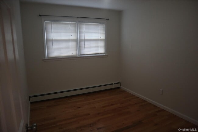 Building Photo - 32 Poplar Dr