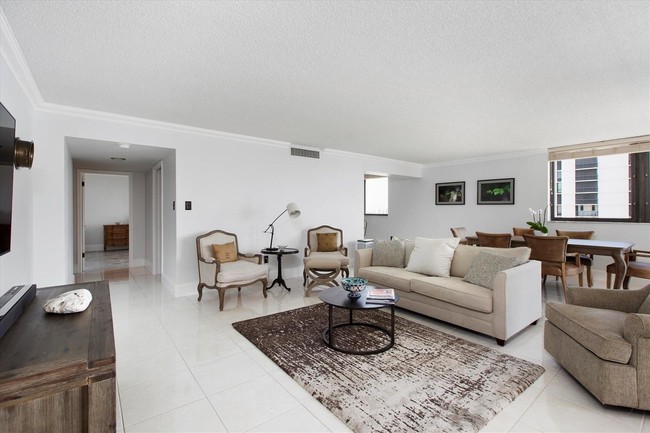 Building Photo - 5380 N Ocean Dr