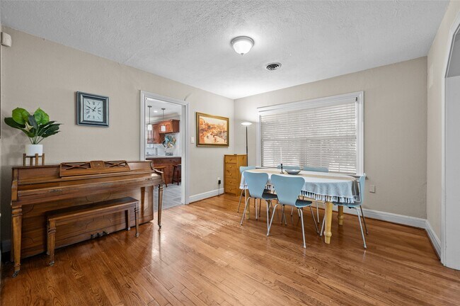 Building Photo - 2311 Addison Rd