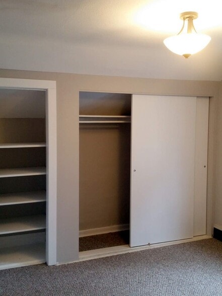 Building Photo - 936 Drake St