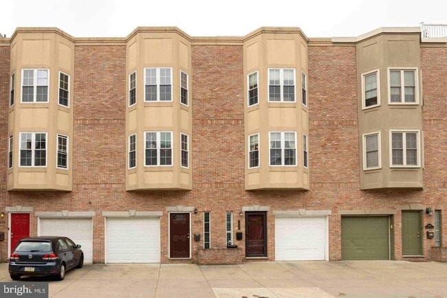 Primary Photo - 2238 Christian St