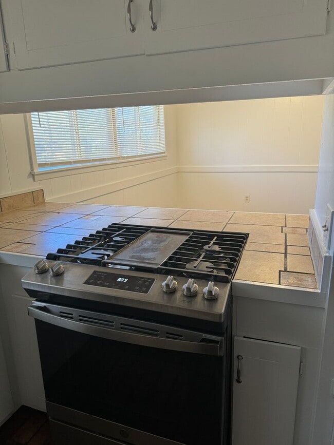 Building Photo - 5359 Jamaica Dr