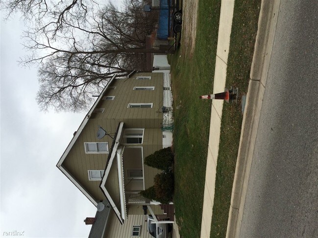 Building Photo - 1 br, 1 bath Apartment - 254 Baldwin Ave 2