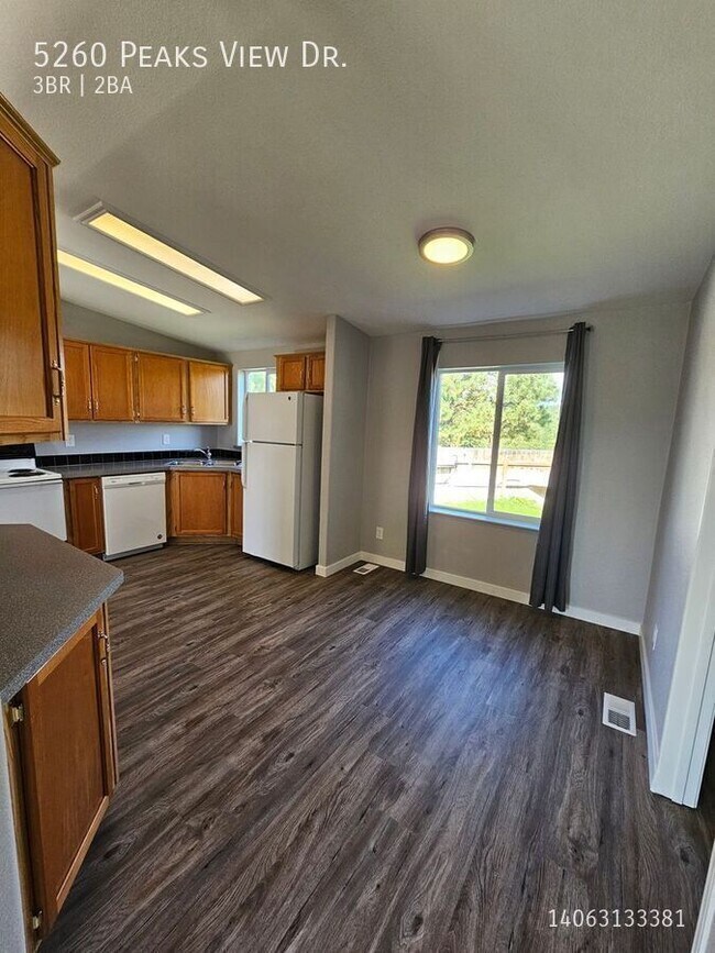 Building Photo - 5260 Peaks View Dr