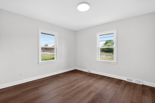 Building Photo - 3325 Kramers Ln