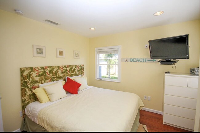 Building Photo - 220 Avenue A