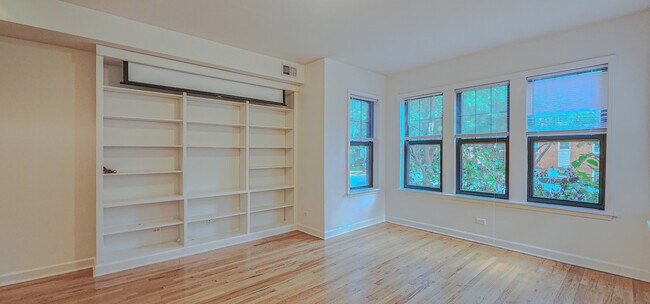 Building Photo - 832 Seward St
