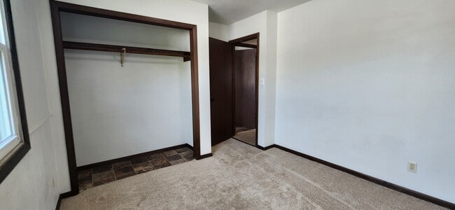 Building Photo - 625 9th St N