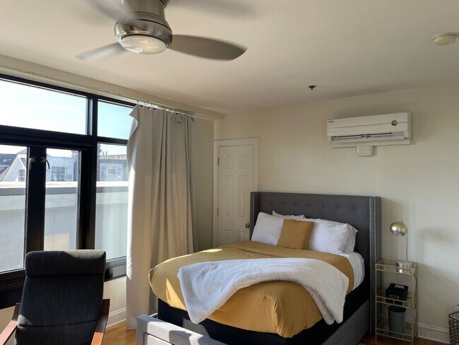 Building Photo - Fully Furnished Downtown Rental Available June 1st!!!