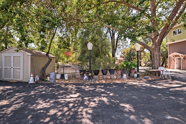Building Photo - 1280 Rucker Ave