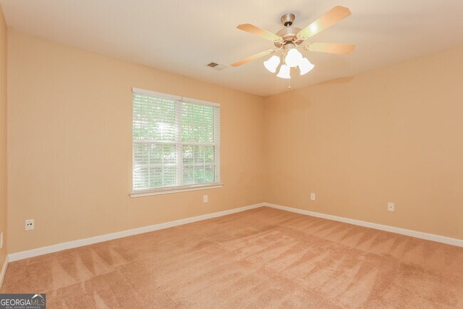 Building Photo - 25 Lakeridge Ct