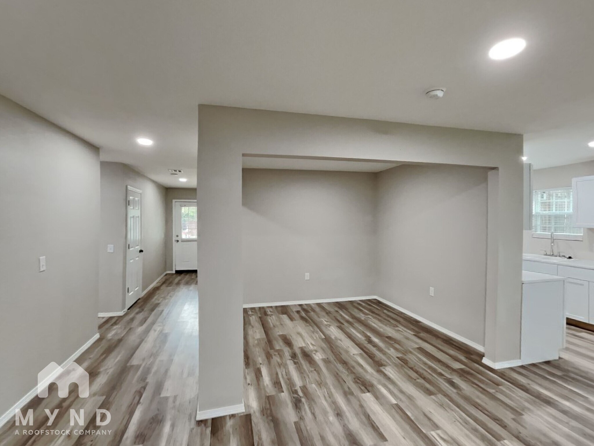 Building Photo - 3212 E Noble Dr