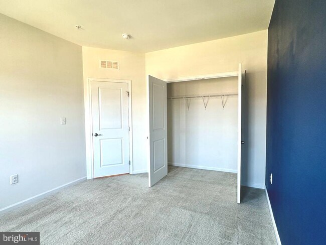 Building Photo - 5312 N Center Dr