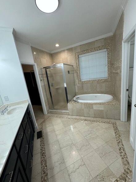 Building Photo - 5914 Mount Water Trl