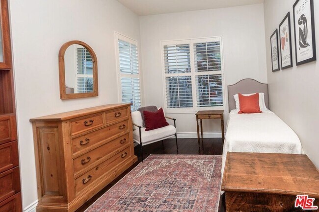 Building Photo - 2319 Bagley Ave