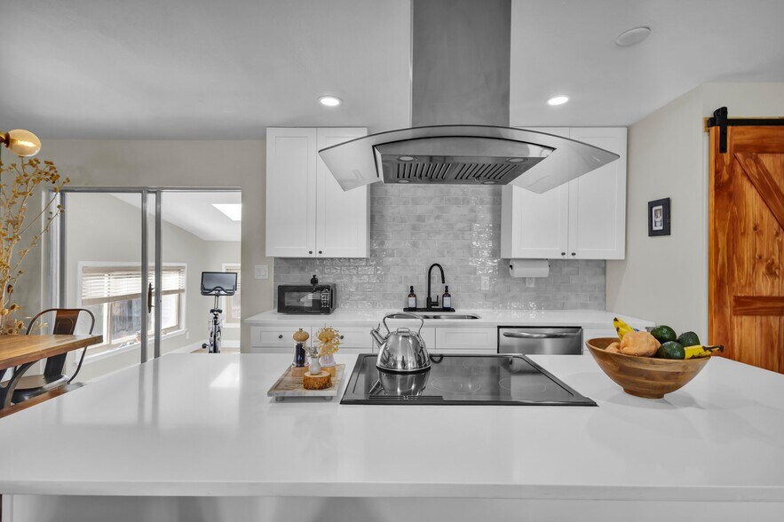 Building Photo - 1319 S Lincoln St