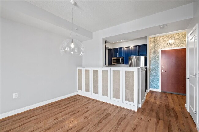 Building Photo - Stunning 9th-Floor Retreat at The Mercer