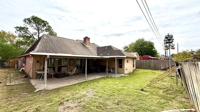 Building Photo - 14834 Charlmont Dr