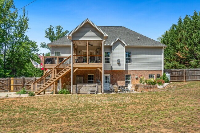 Building Photo - 187 Marbrook Dr