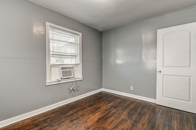 Building Photo - 759 E Lawrence St