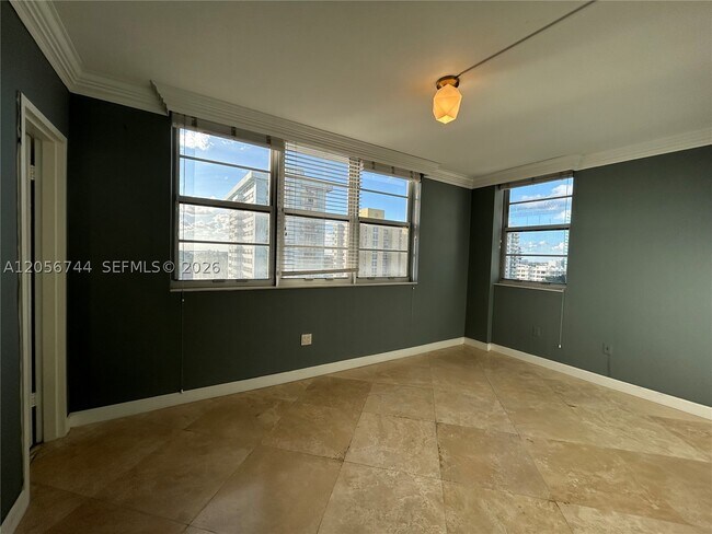 Building Photo - 5825 Collins Ave