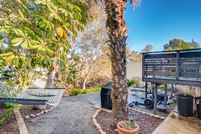 Building Photo - Quaint Remodeled 2 Bedroom Home in South Park