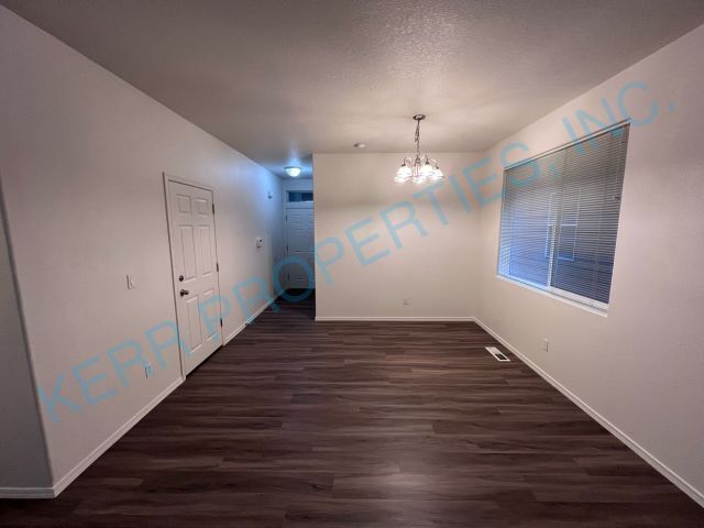 Building Photo - 4 Bd / 2.5 Bth - Central A/C - Attached Ga...