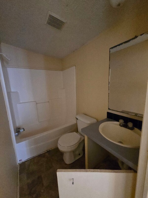 Building Photo - 2412 Cattail Cir