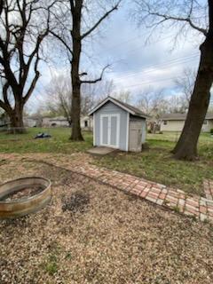 Building Photo - 1134 N Sycamore St