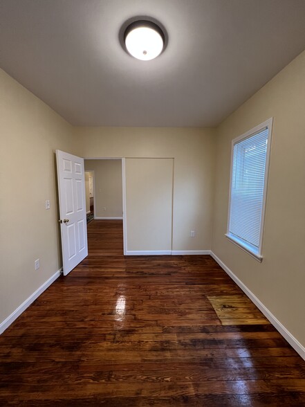 Building Photo - 227 Holland St