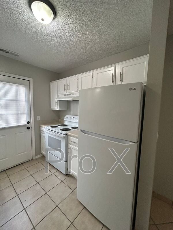 Building Photo - 3403 SW Victoria Pl