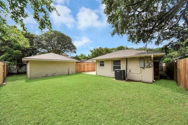 Building Photo - 3419 Norris Dr