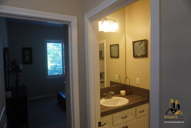 Building Photo - 6064 Cohasset Dr