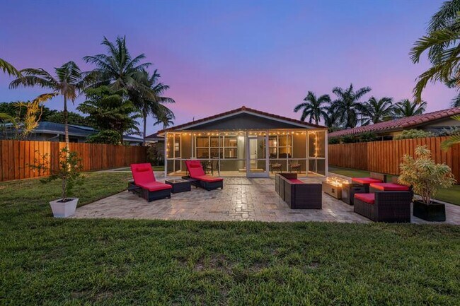 Building Photo - 2407 NE 17th Terrace