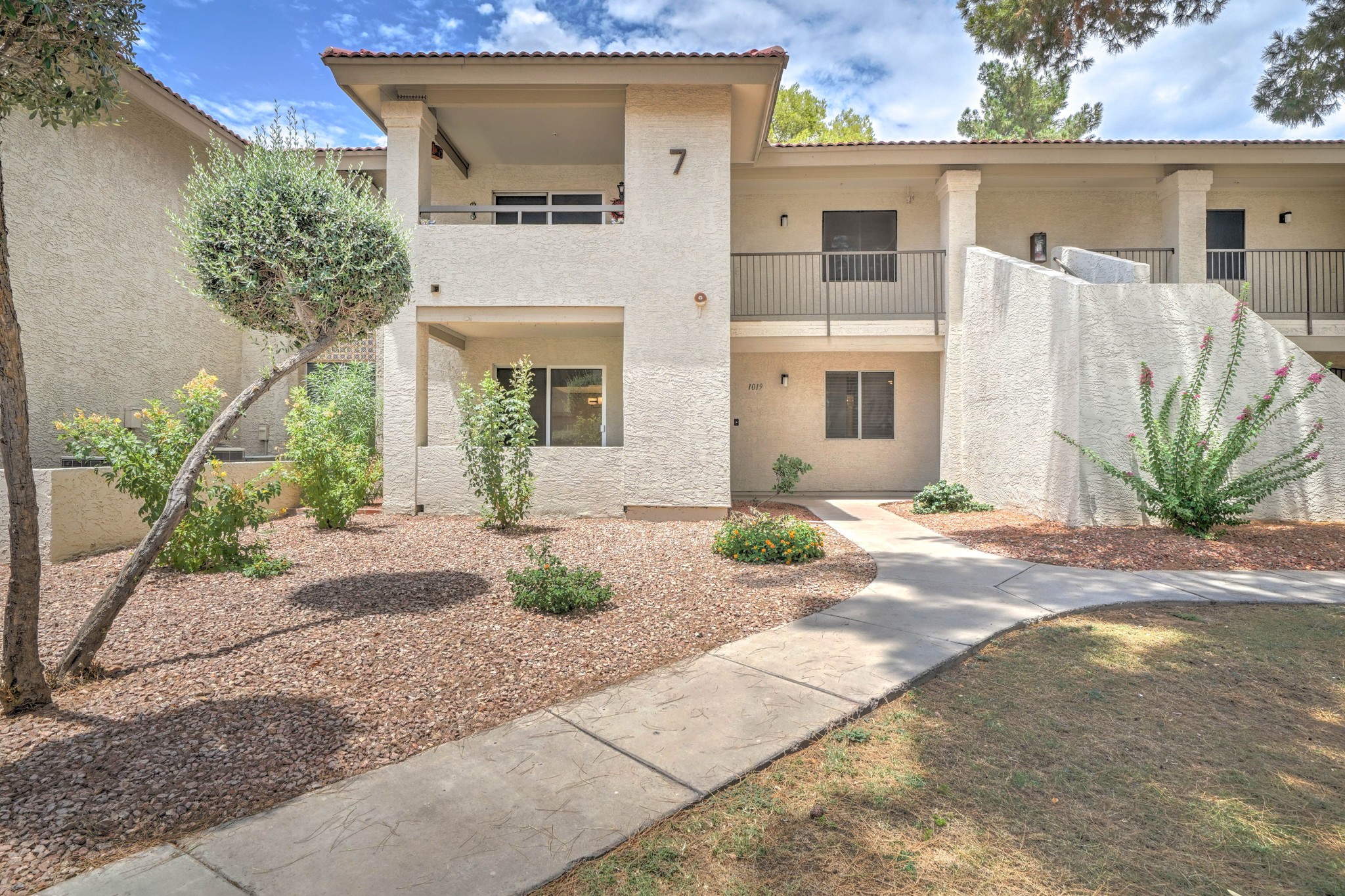 Outside view of condo - 10610 S 48th St