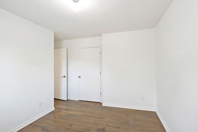 Building Photo - Pet-Friendly Duplex With Fenced Yard – Move-In Ready!