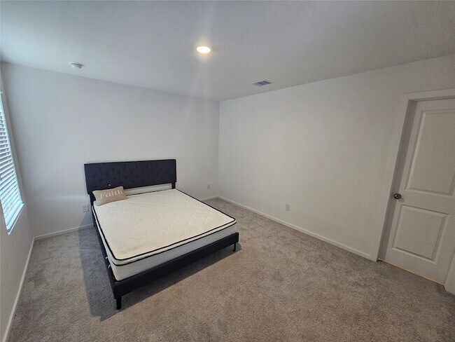 Building Photo - 28751 Texas Plns Dr