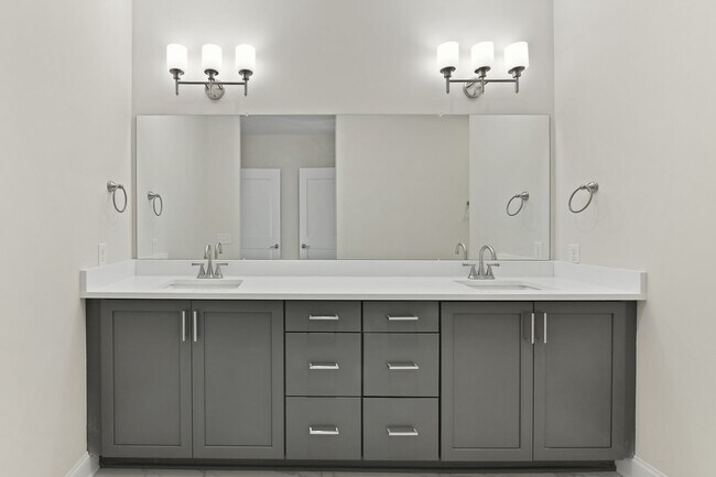 Building Photo - 5233 Highpointe Lakes Dr