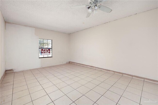 Building Photo - 14 W 26th St