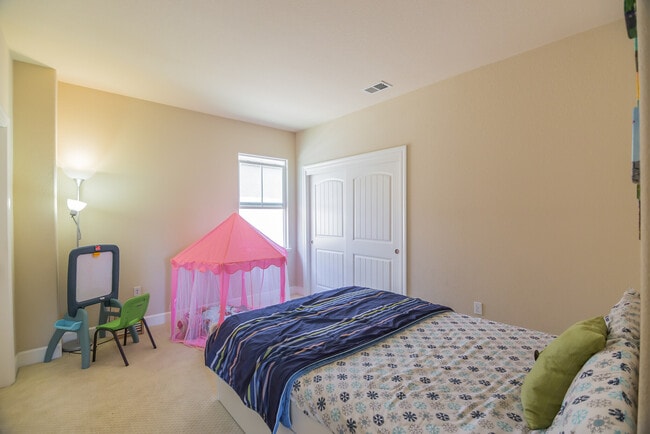 Building Photo - 5539 Southcrest Way